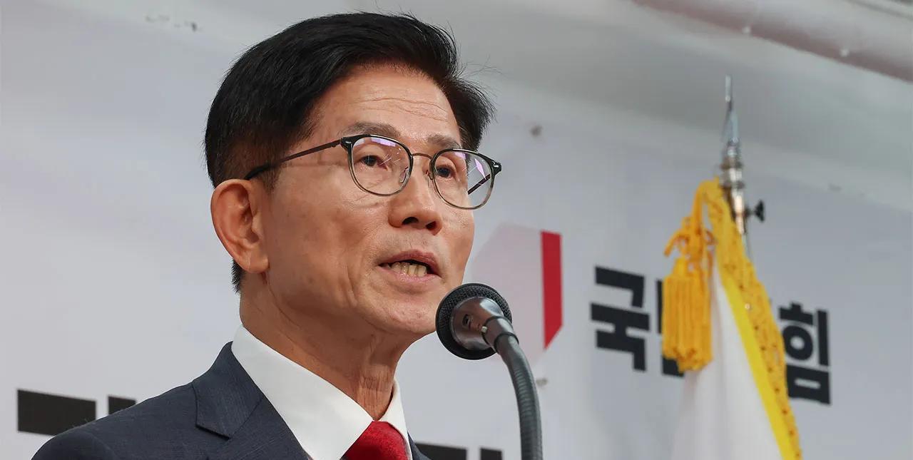 曾骂国民力量为垃圾桶，自称对党首没有欲望的金文洙。又现形了？就如当初一再强