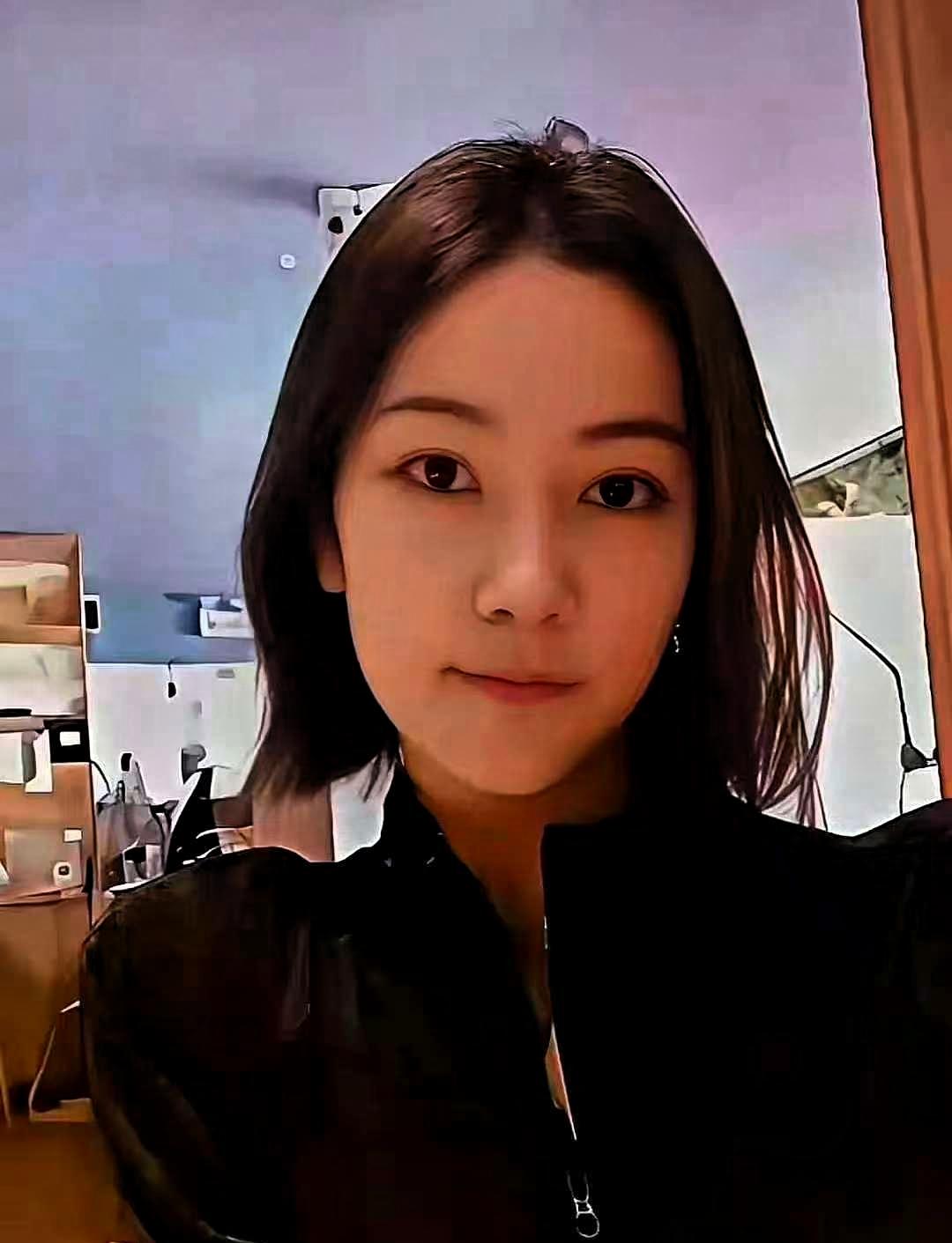 郑州这个26岁女孩失联的消息，看得人心里直发堵。1月20号下了夜班，本该回