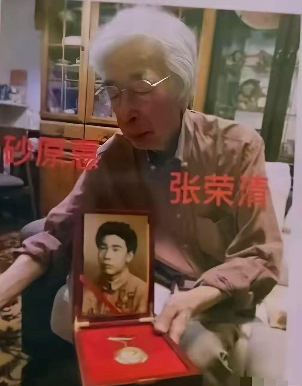 “日本人穿上解放军军装，到底是背叛还是救赎？”砂原惠用假身份混进部队，不是想搞