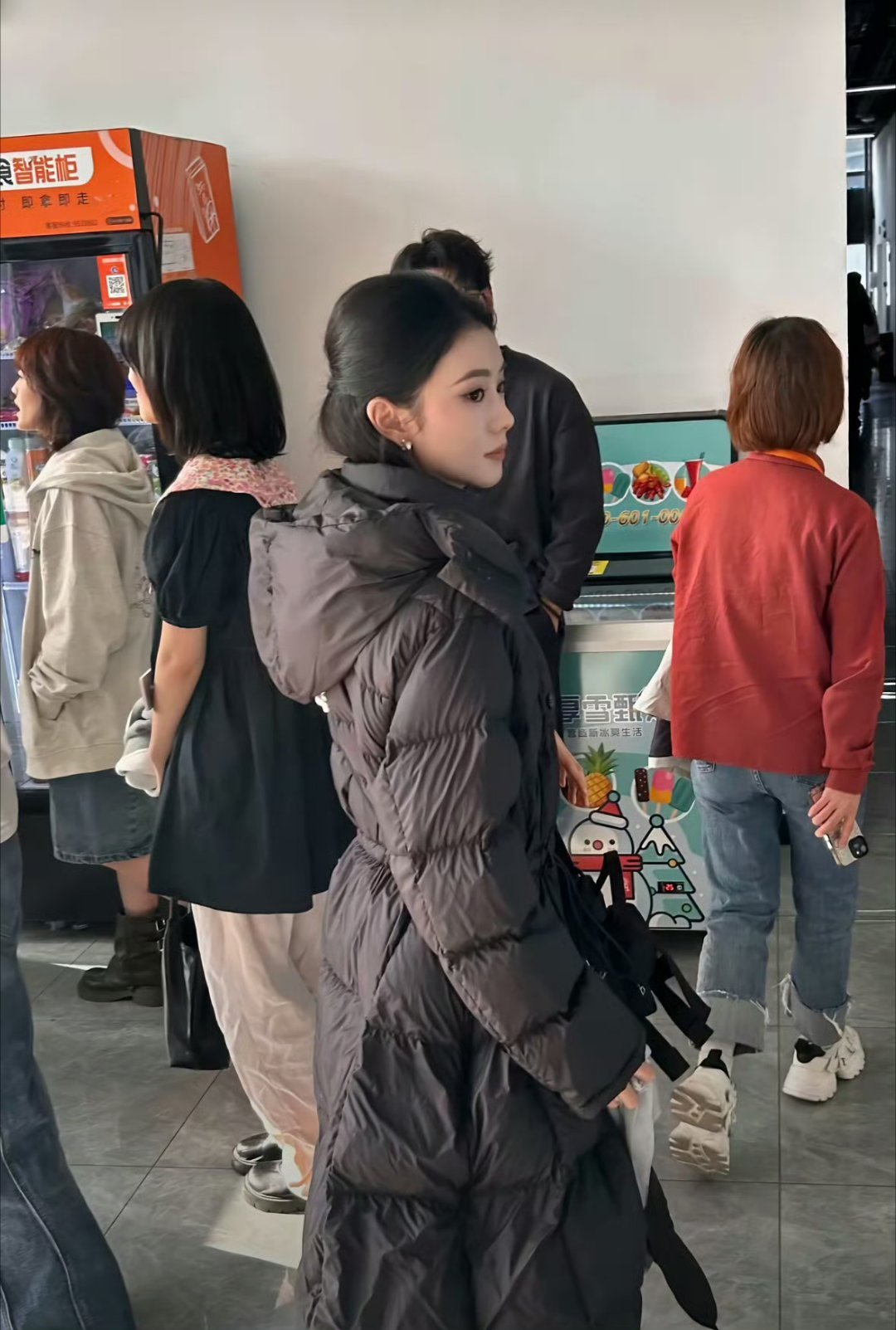 之前一直以为刘浩存是皮相美女，直到我看见这张…