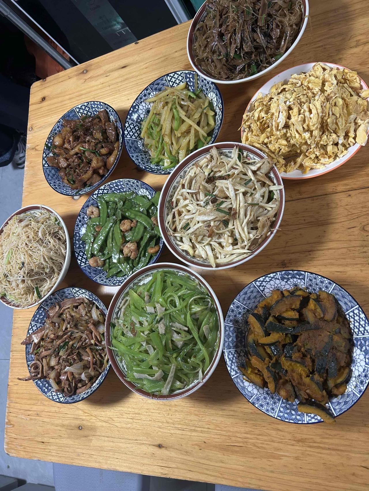 退休后我才明白：只要你感觉不对劲，一定不要回应上个月去医院体检，候诊区坐满了