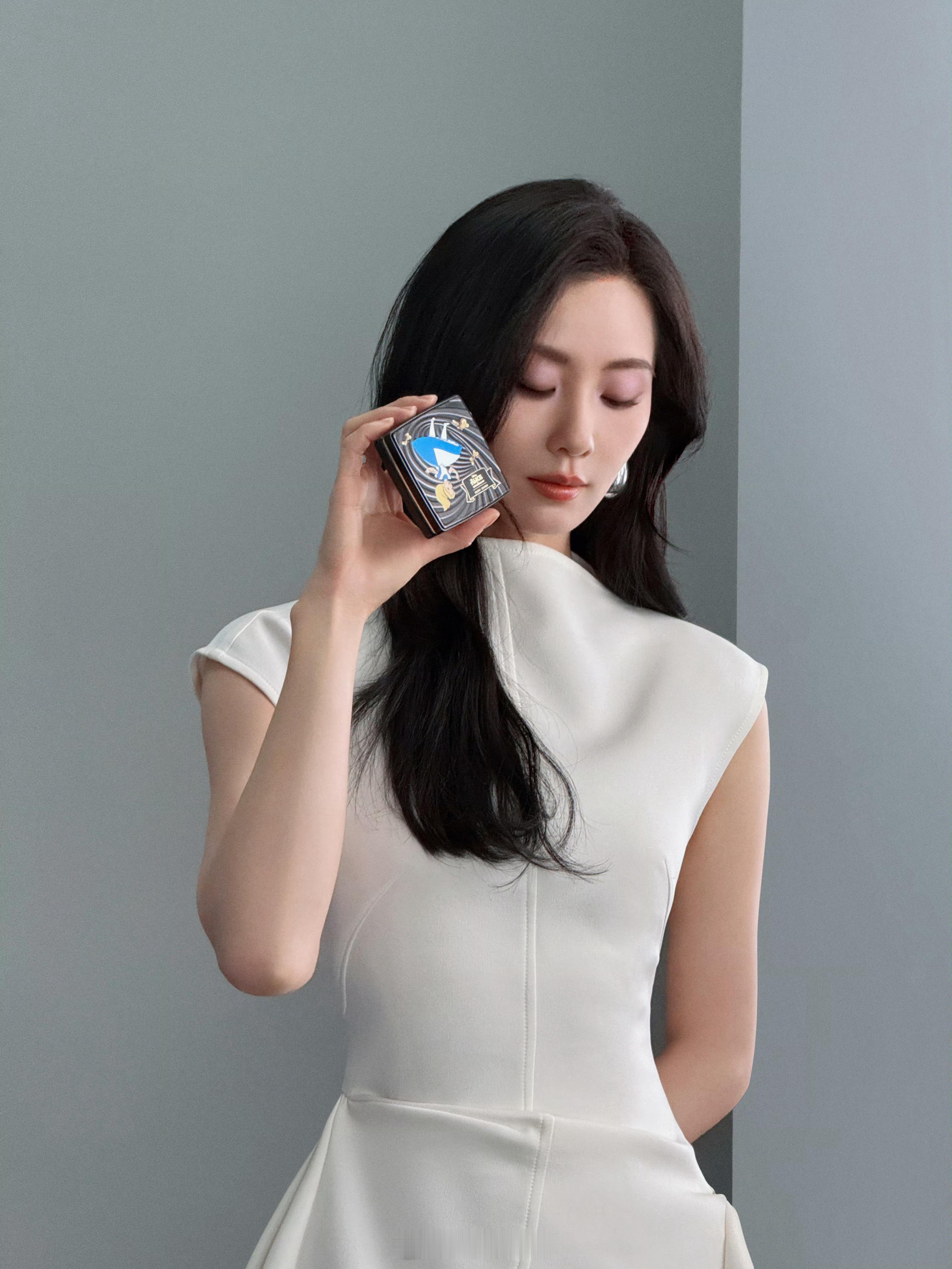直播还没开始就已经被刘诗诗的美貌迷倒啦。​​​