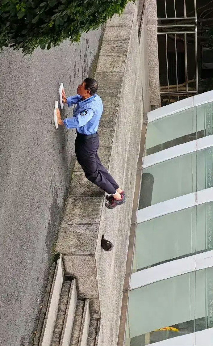 论拍角度拍照的重要性，第一眼吓我一跳。