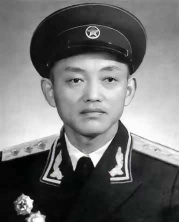 李长林（1917—1999），抗美援朝传奇指挥员、新疆军区原副司令员。四川渠县人