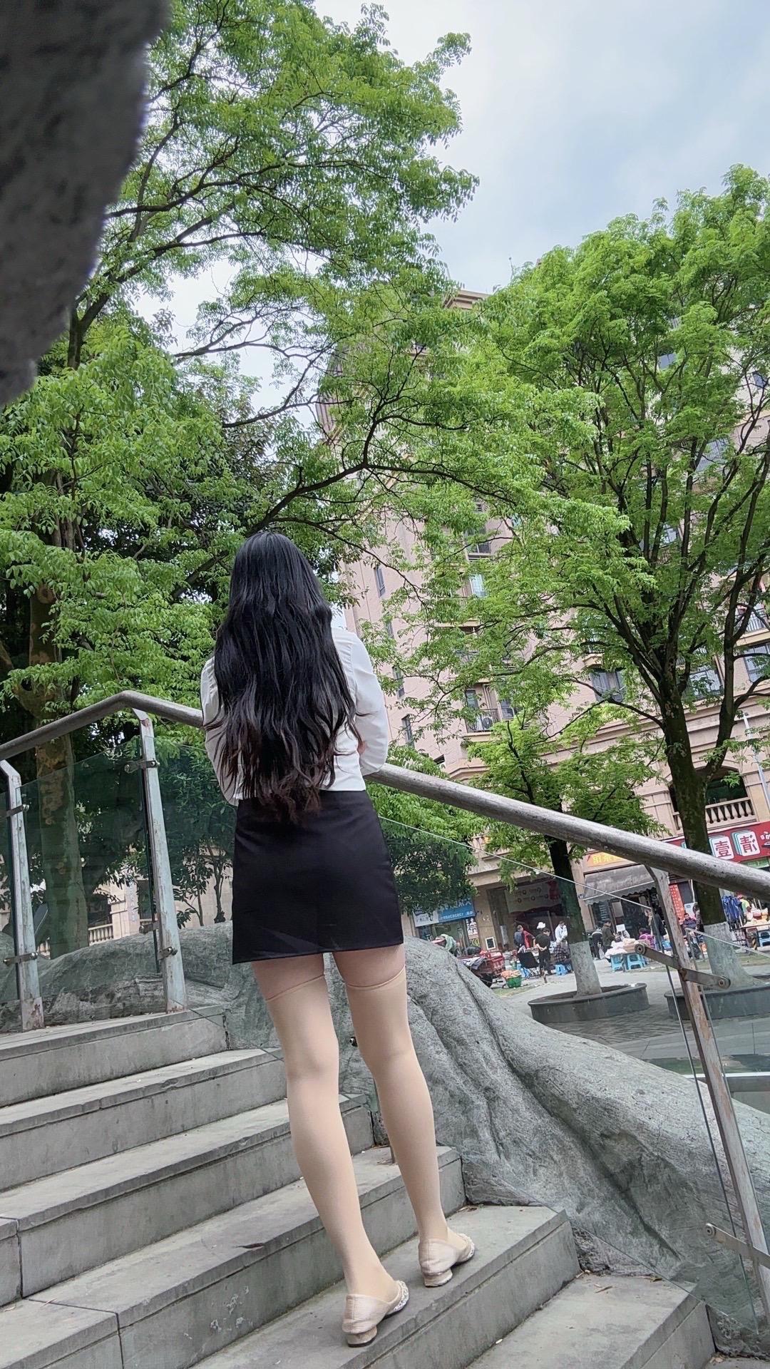 是你的理想女朋友吗长发及腰的小姐姐