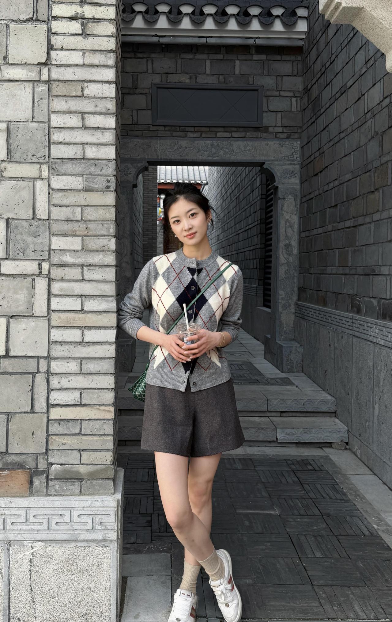 喜欢阳光明媚的一天🌞什么样的穿搭可以成为气质女神?