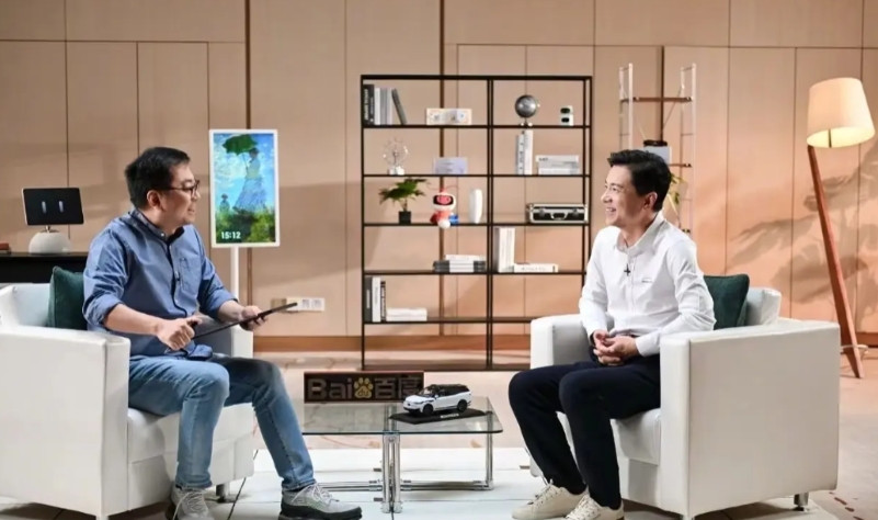 李彦宏首次回应百度总是“起大早赶晚集”我还记得文心一言当时率先推出，以为