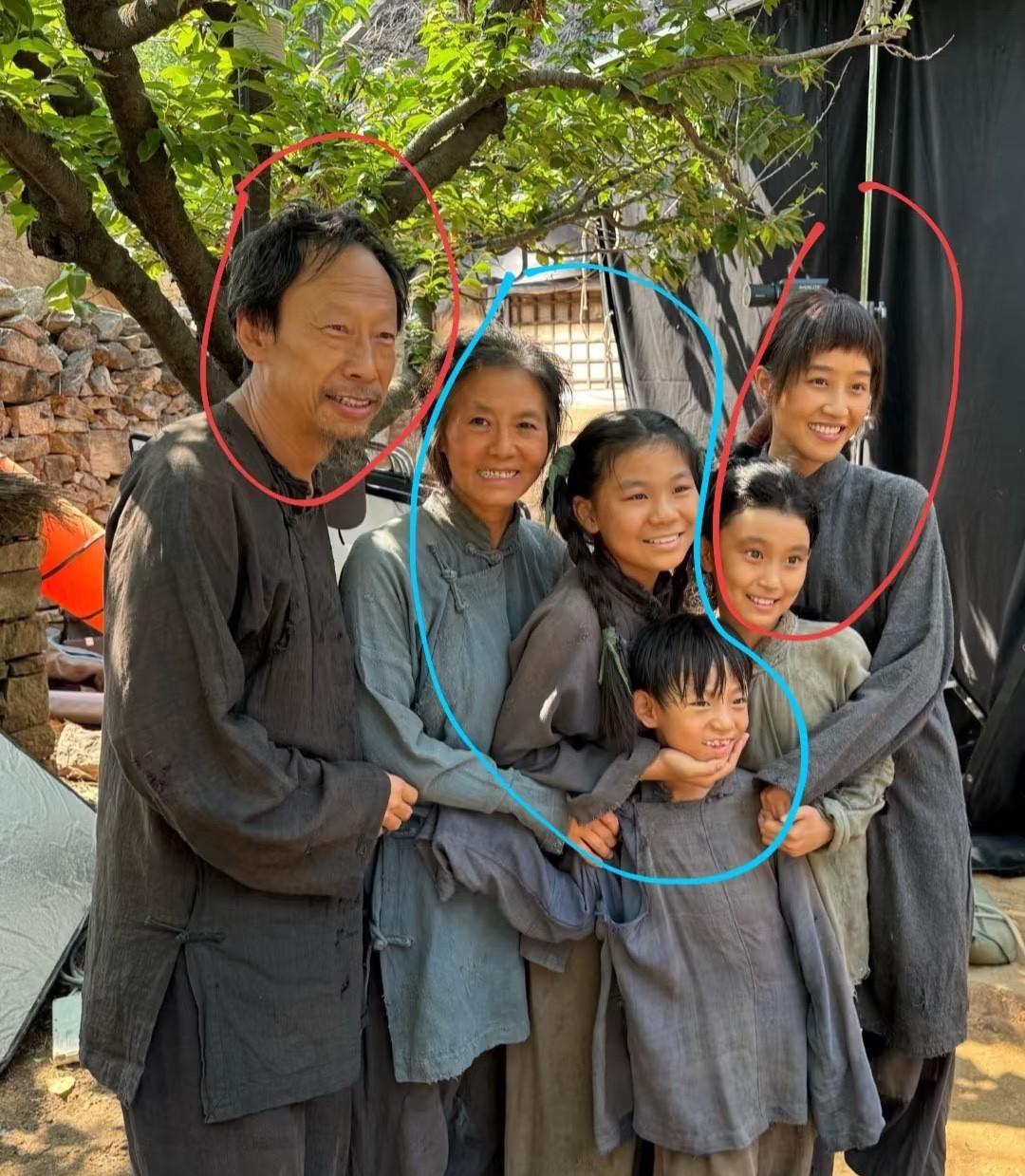 有个地方没看懂“生万物”里的银子应该不是老费家的亲生孩子之所以这么说，我是