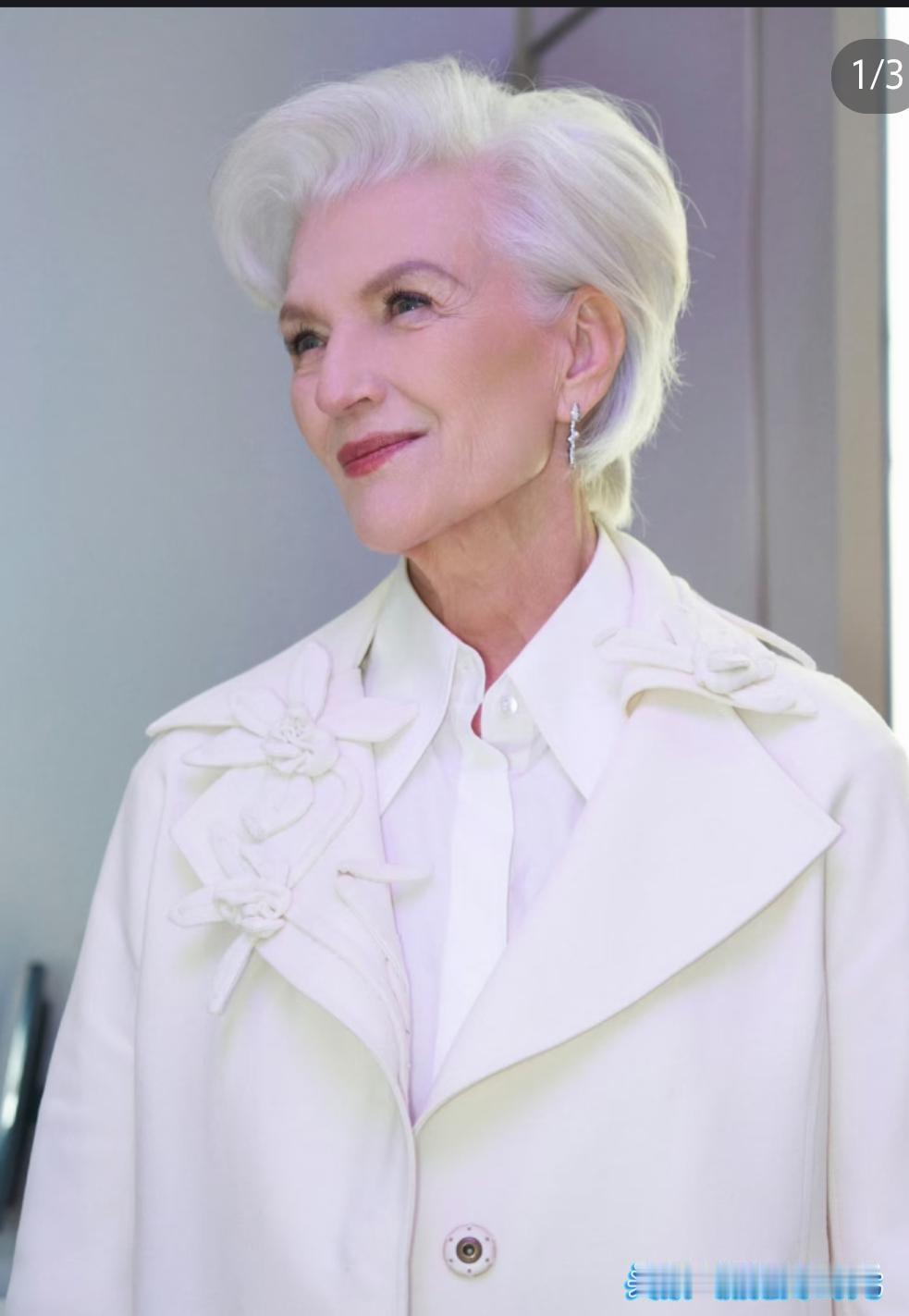 77岁仍惊艳时尚圈！马斯克的硬核母亲：离婚净身出户，靠放手养出世界首富提到