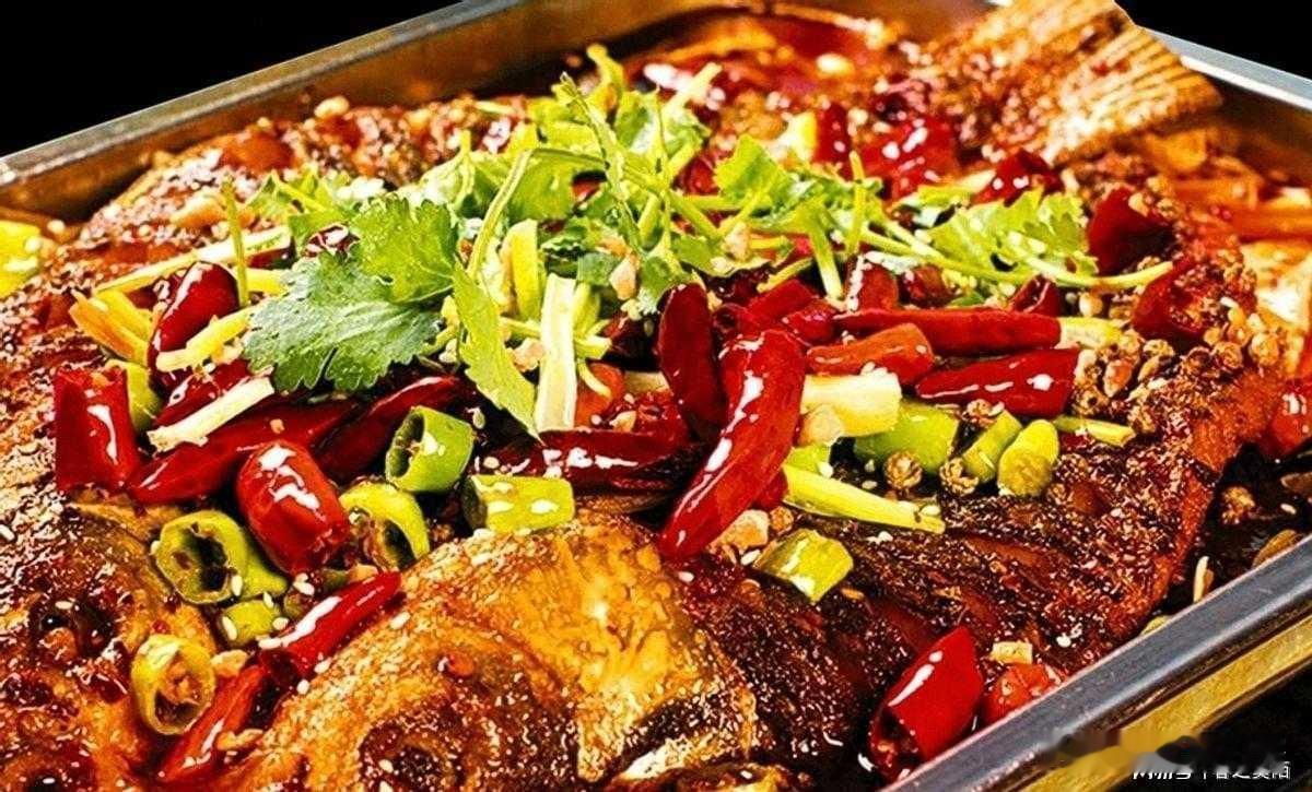 央视揭烤鱼行业黑幕！消耗消费者就餐信任不得不说一下最近这个事。之前烤鱼是商