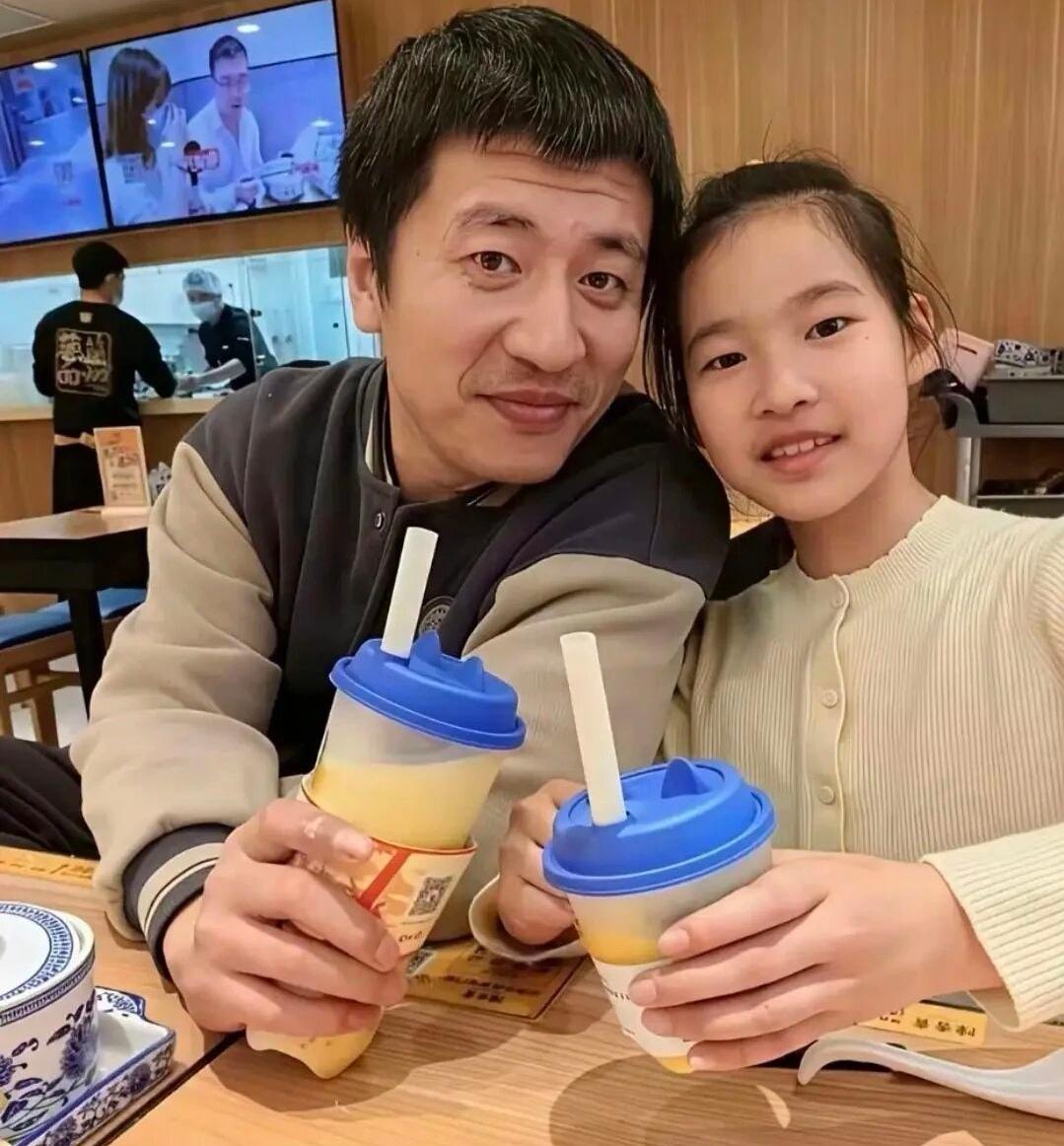 继承遗产，张雪峰11岁女儿承接张雪峰股权企查查信息显示，苏州研途教育科技有