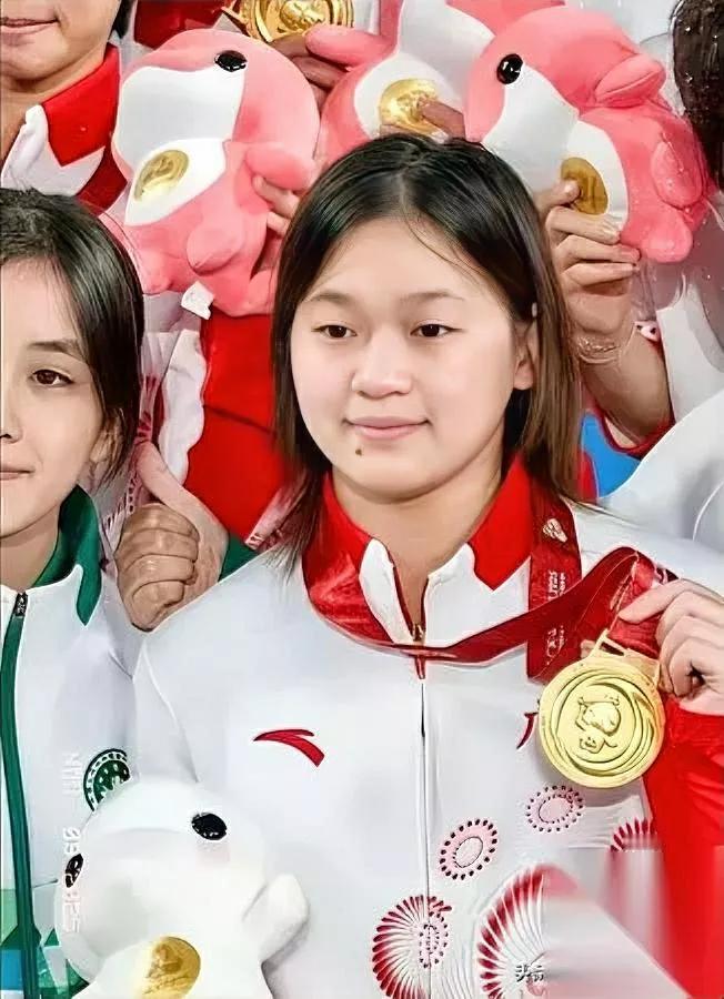 全红婵双人跳仅第五？看完慢动作我沉默了…当全红婵在全运会双人跳台摘得第五