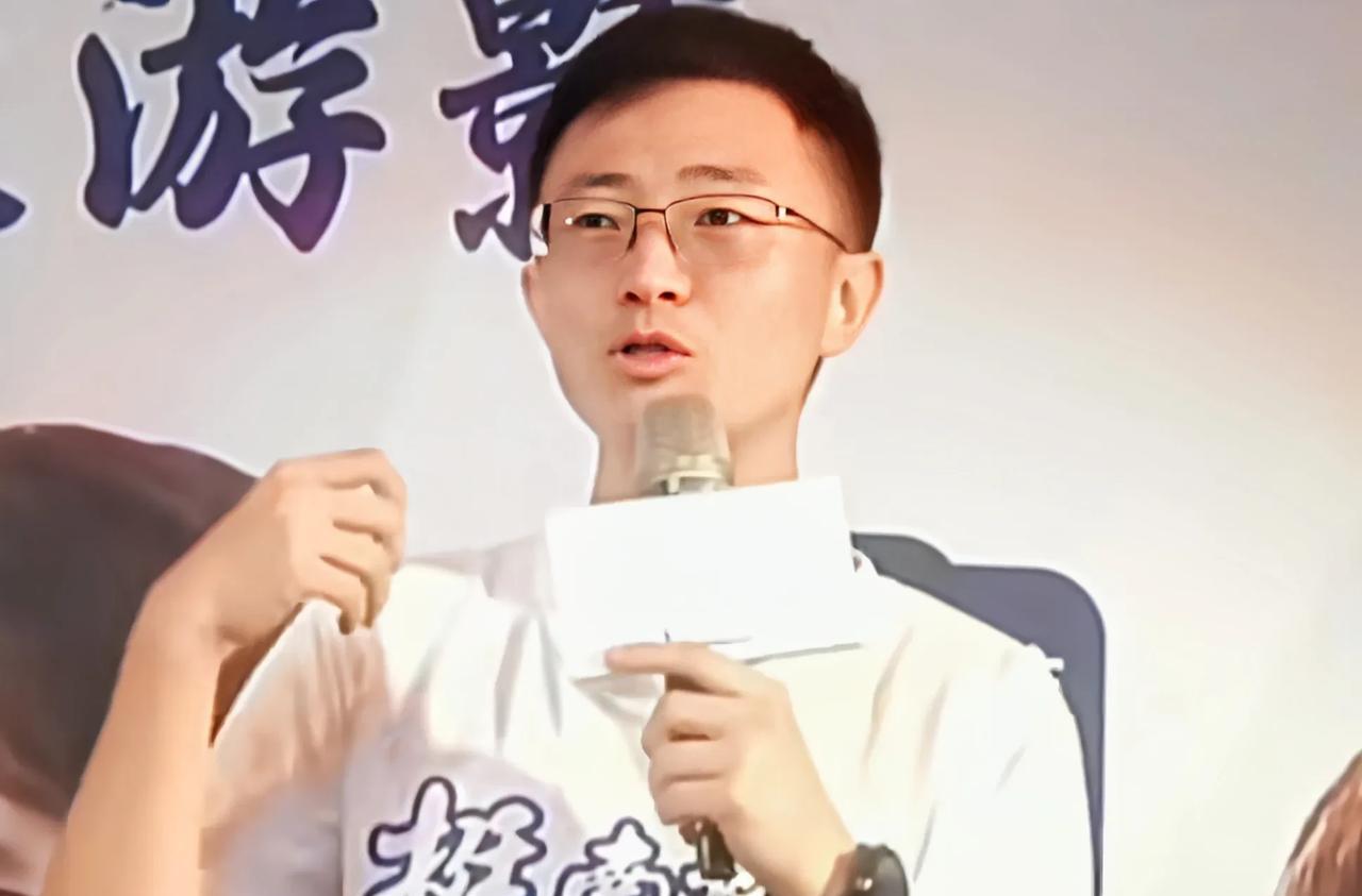 侯汉廷回应会不会“加入中国国民党”以及有没有可能选“中国国民党党主席”？最近，