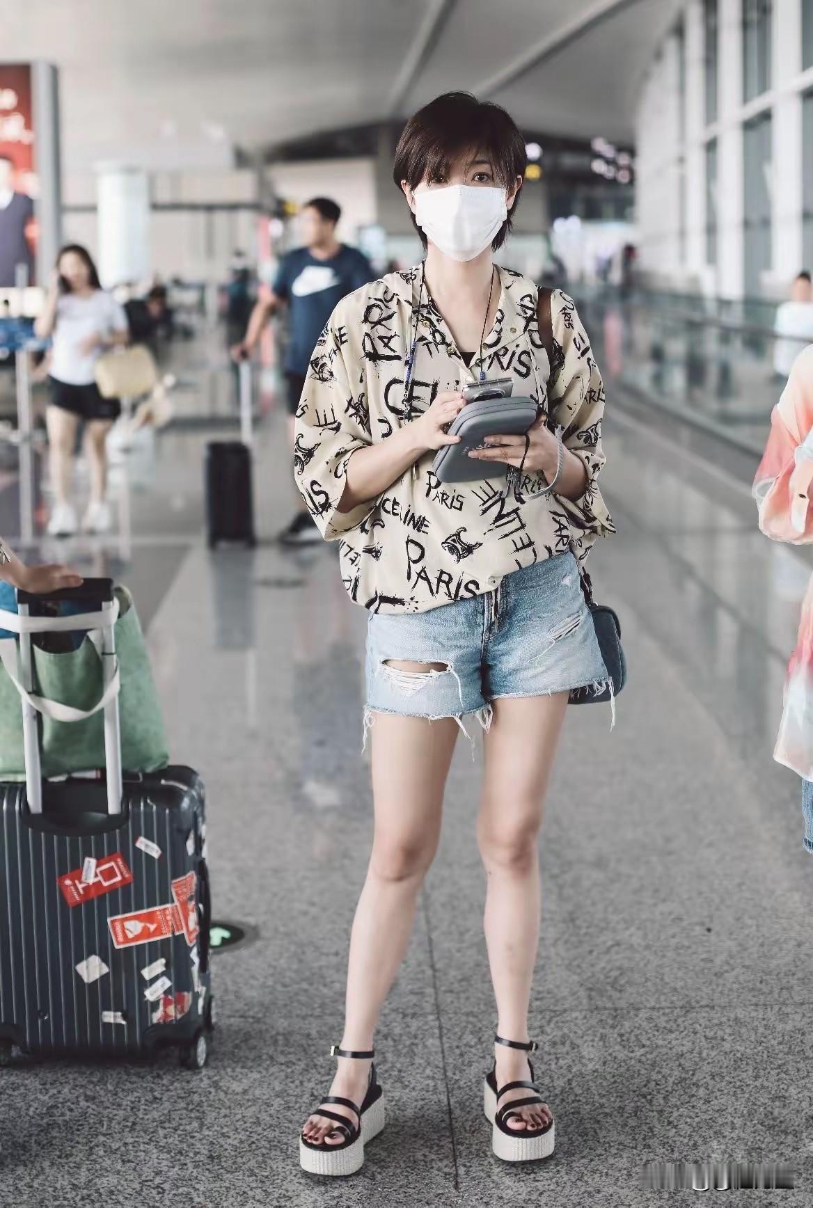 你敢相信吗，大明星穿的凉鞋不满一百