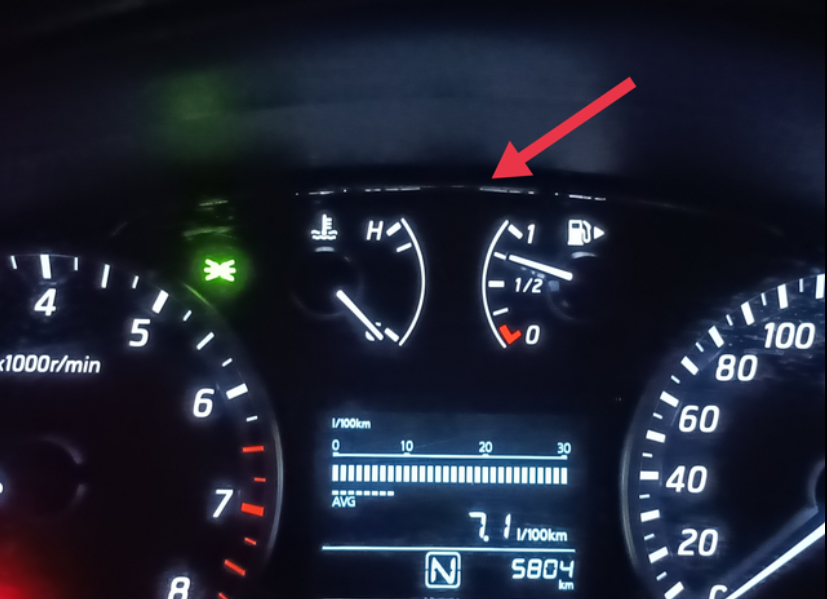 轩逸怎么发现仪表盘边缘漏光啊！这做工还不如玩具的做工，不知道你们的车子是不是也是