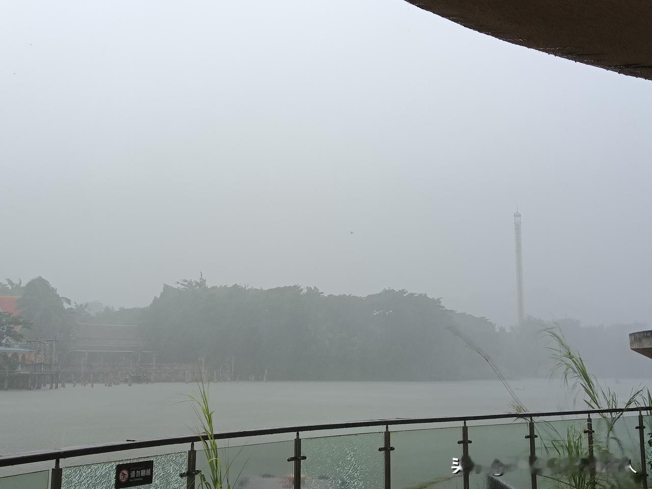 四川那家办升学宴的家庭，条件一般，本来没有想着怎么庆贺一下。但两个孩子都考取