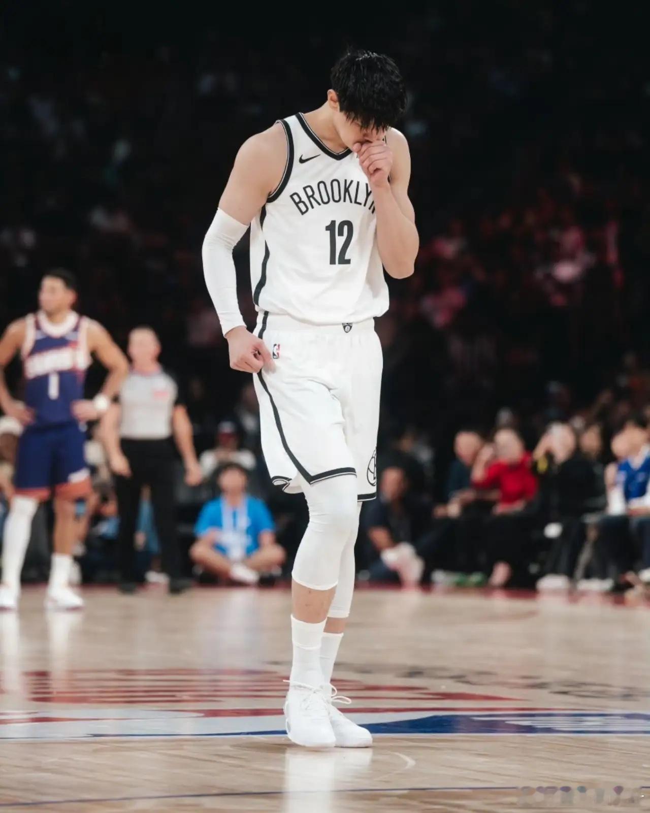 曾凡博基本告别NBA了，不仅仅是因为篮网127-132不敌太阳，而是因为——1.
