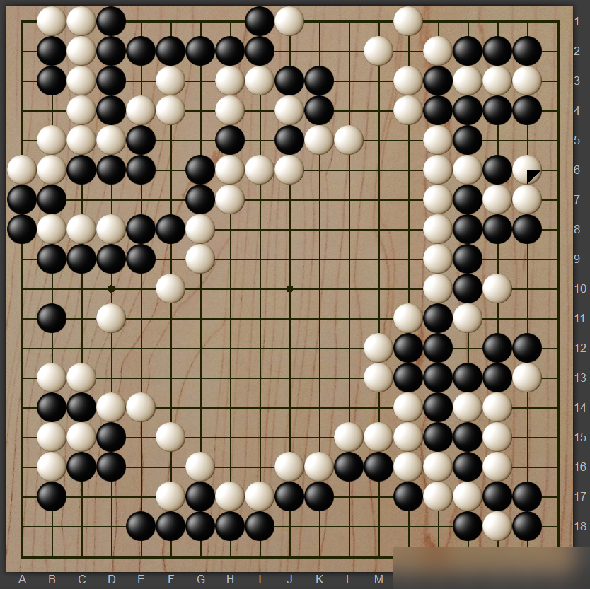 柯洁亲口说，人类几千年全错了。他打AlphaGo那三盘，被剃光头。第一局第54手断，他当场震惊，说人