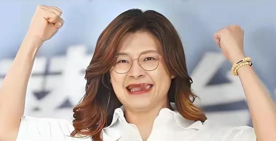 看清形势郑丽文终定一重要路线，同样拜访韩卢，她玩得比郝龙斌高近日岛内蓝营党主席