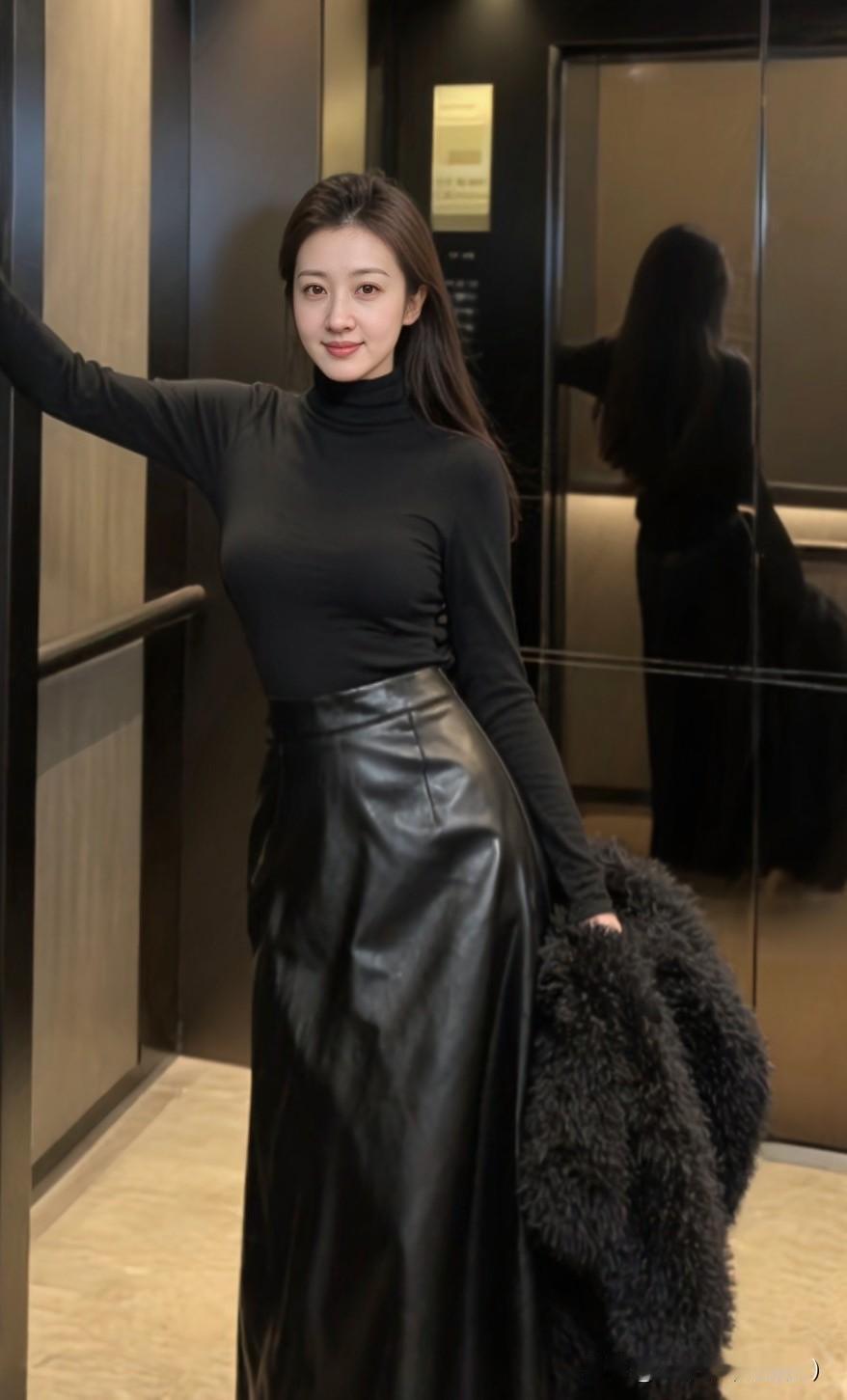 我曾踏月而来，只因你在山中，这浪漫的开场，瞬间勾勒出一幅为爱奔赴的绝美画