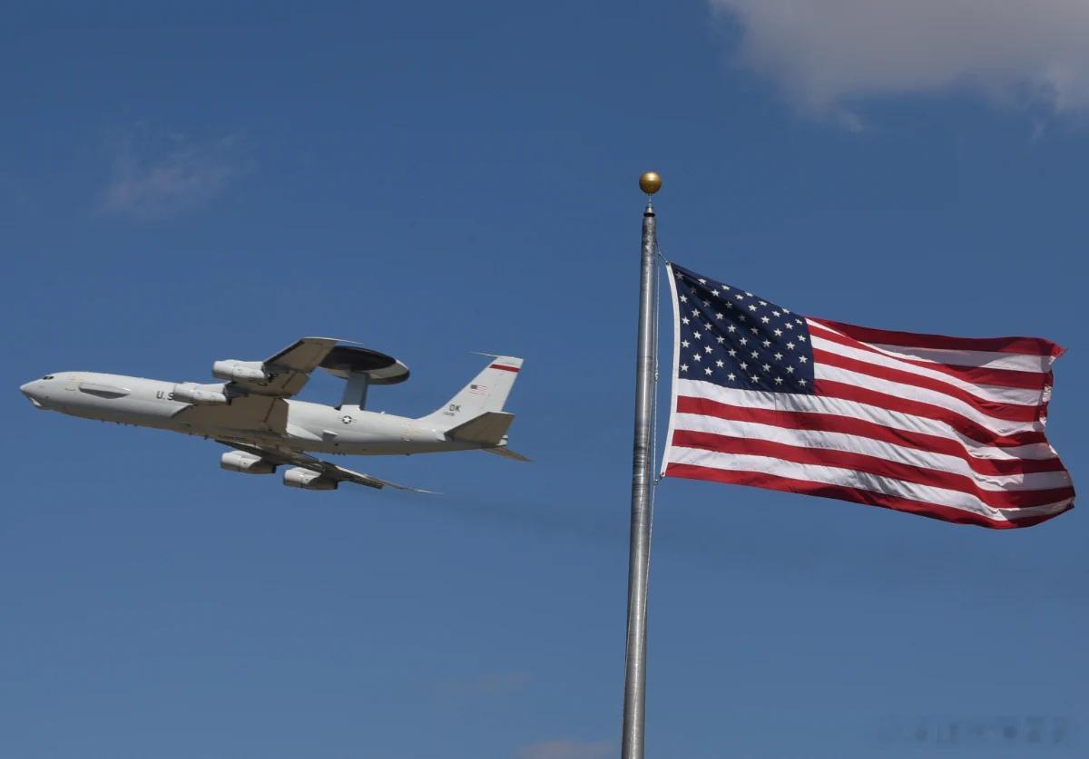 服役快50年的E-3预警机，美军实在舍不得退，又掏钱升级了2026年9月25日至26日，据Defen