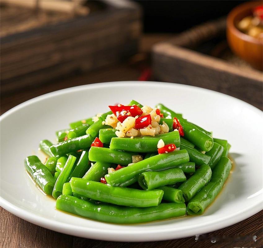 剩饭剩菜剩汤，有的可吃有的不可吃！遇到以下食物，头一天晚上就吃完，否则，就直接倒