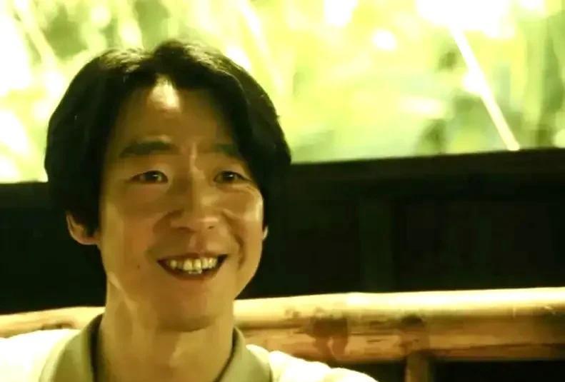 《扫毒风暴》周少雄杀死了自己的妻子云安娜，云安娜肚子里还怀着周少雄的孩子，已经快