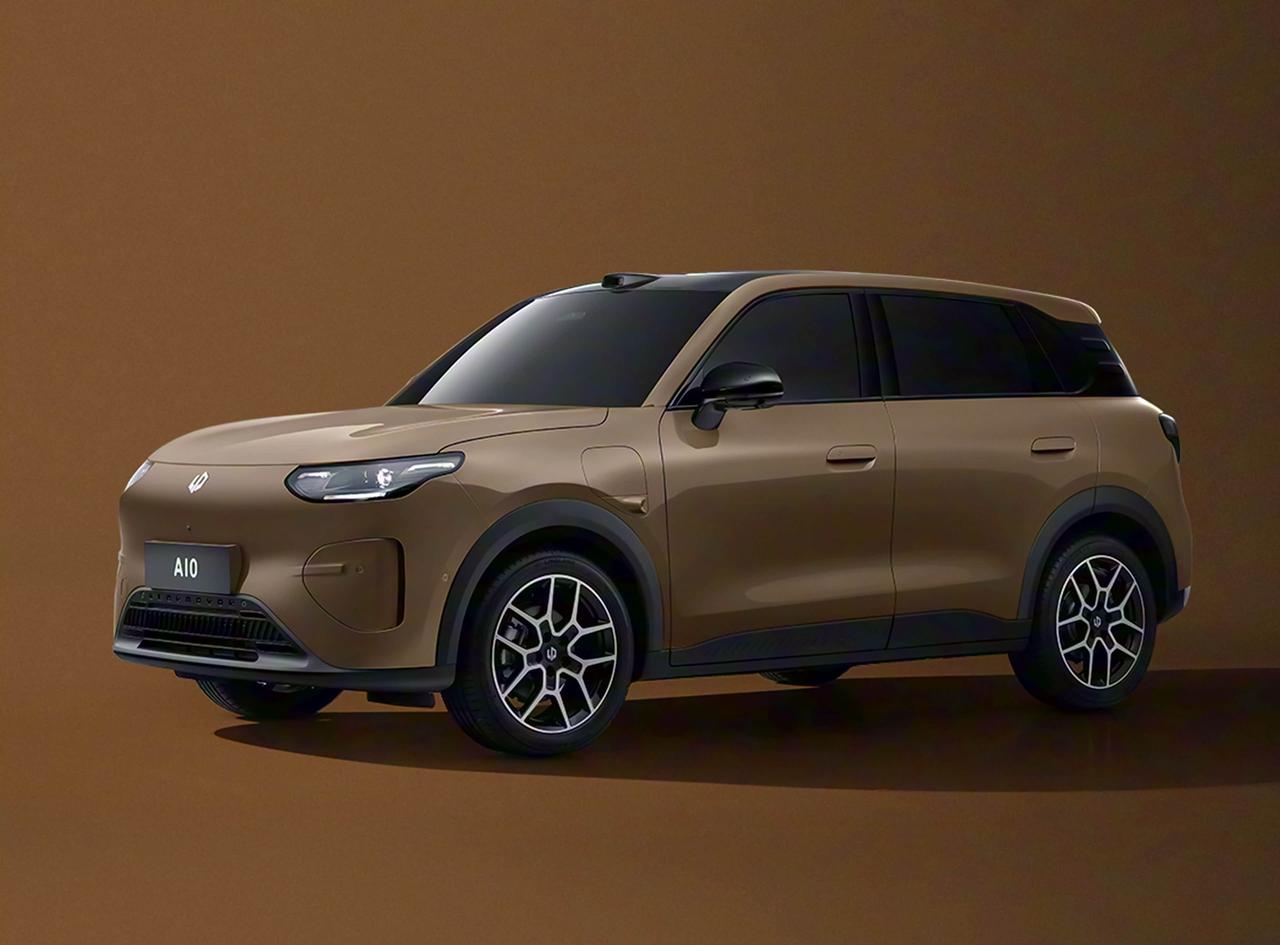 想要量大管饱考虑零跑汽车，但不知道选哪款？帮大家捋一捋：零跑A10：小型纯电