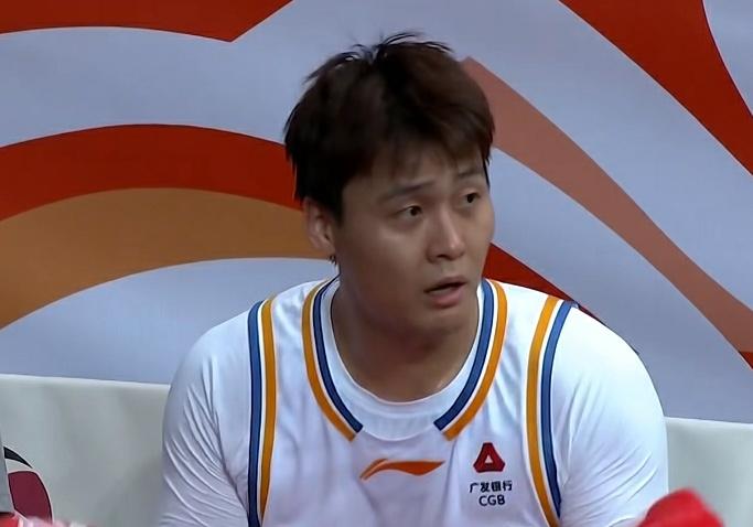 许利民就指望赵睿救他了。北京北汽客场90:88险胜南京天之蓝豪取3连胜，赵睿