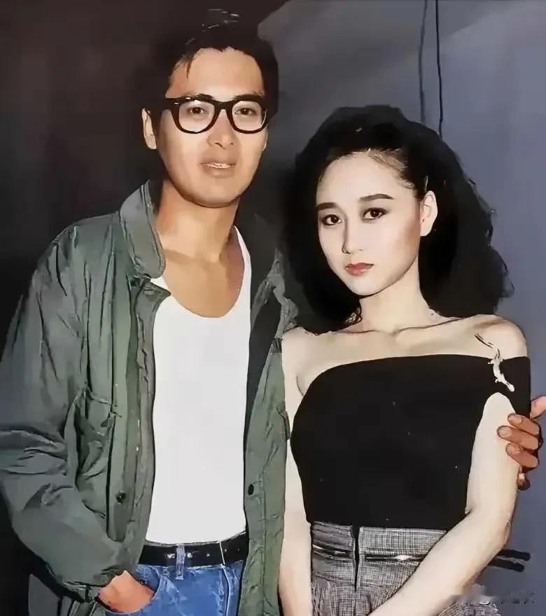 周润发和利智李连杰私底下关系都很好，李连杰都亲口说过他们私底下是好朋友。就网