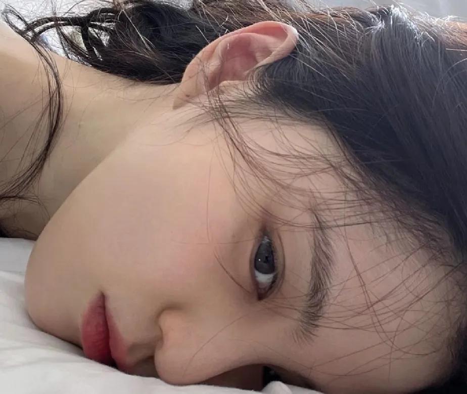 为什么一定要洁身自好？因为情侣和夫妻都是共业的，不说身心出轨，哪怕发生过一