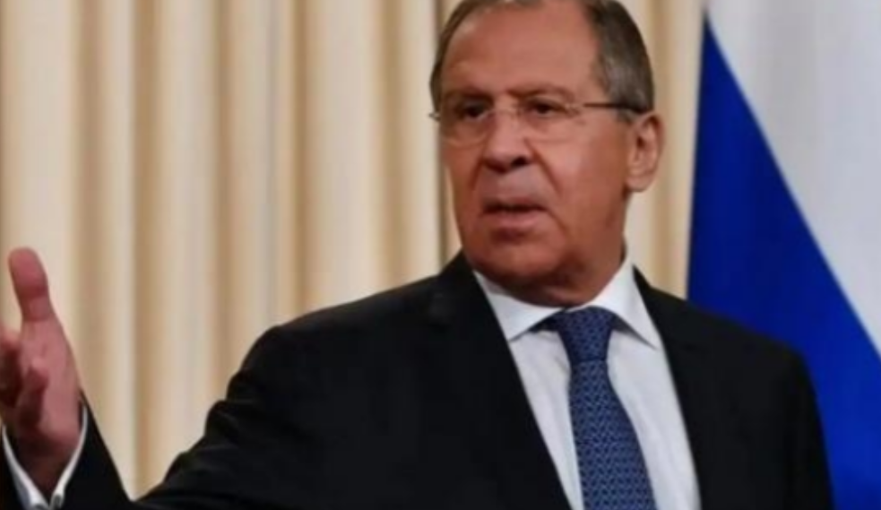 拉夫罗夫这话一出口,等于承认了一个事实:俄罗斯已经被全球孤立到只剩自己。什么“战