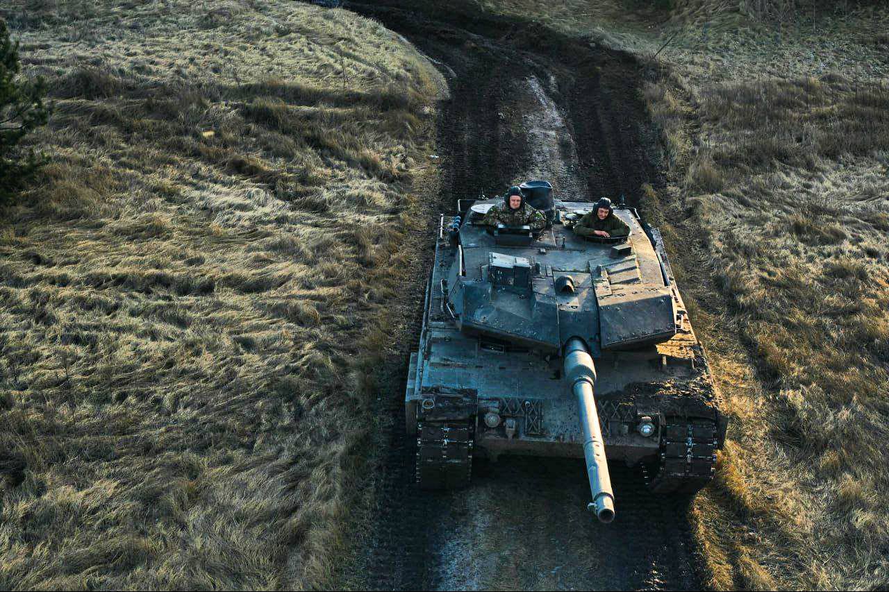 乌克兰最近在战场上的战绩有点猛啊！ 前几天说自家一辆“豹”1A5硬抗52架无