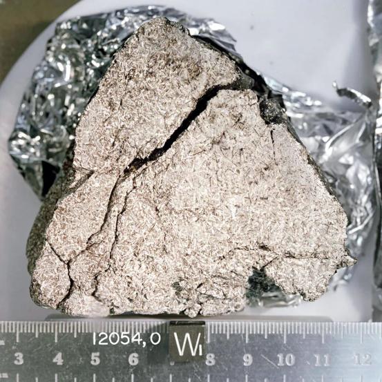 载人飞船再度奔向月球，美国打定主意：必须抢在中国前面美国喊了这么多年“重返月