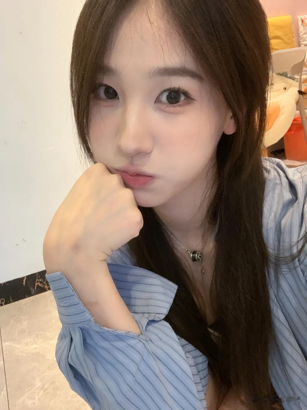 这姑娘看着好温柔哦！