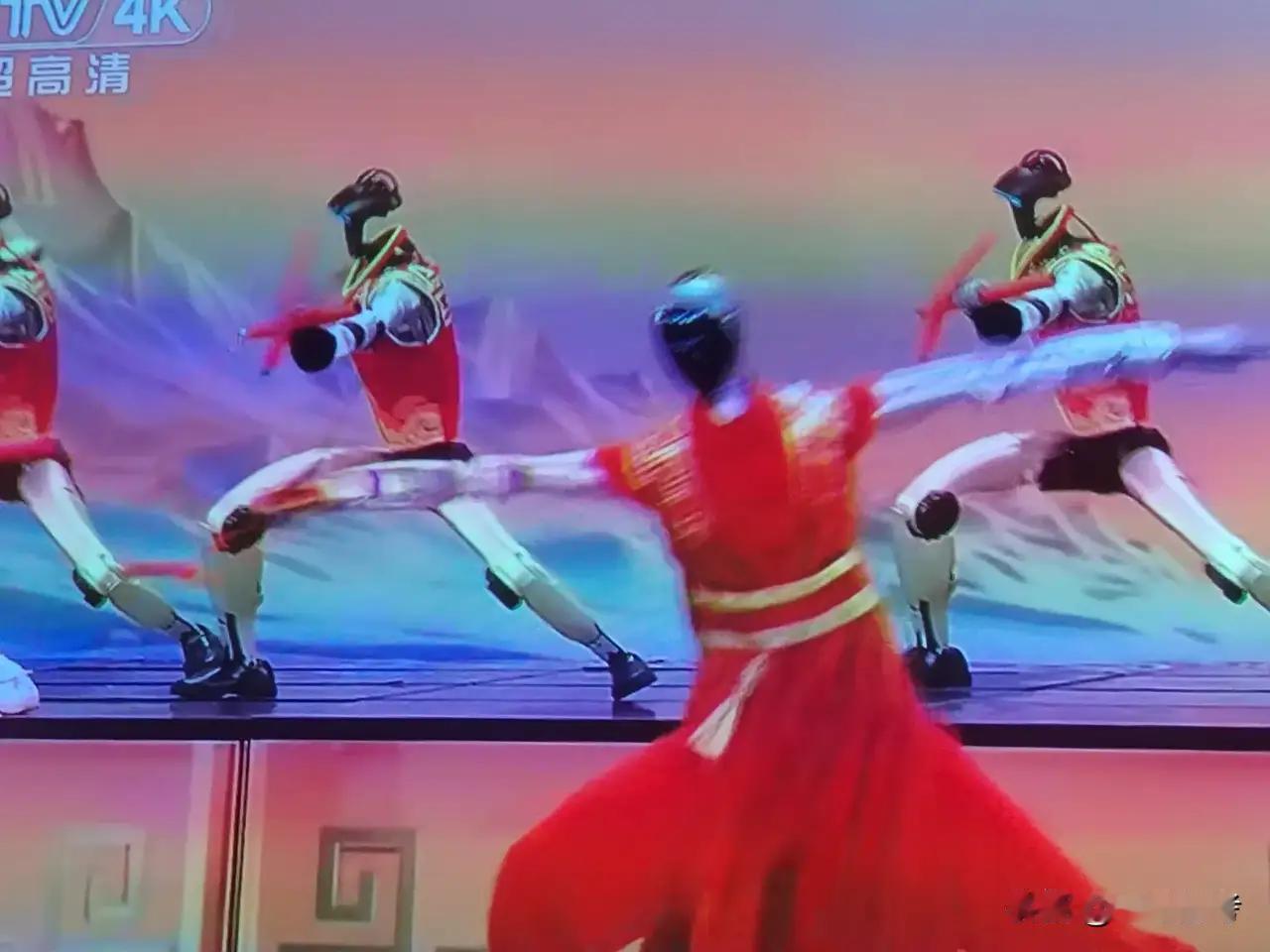 仅仅一年，中国人形机器人发展成今天这样，真是不可思议，怪不得马斯克慌了，擎天柱也