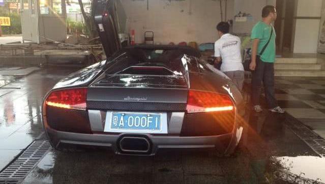 跑车的车牌号 11624226425977396204.jpg?id=0