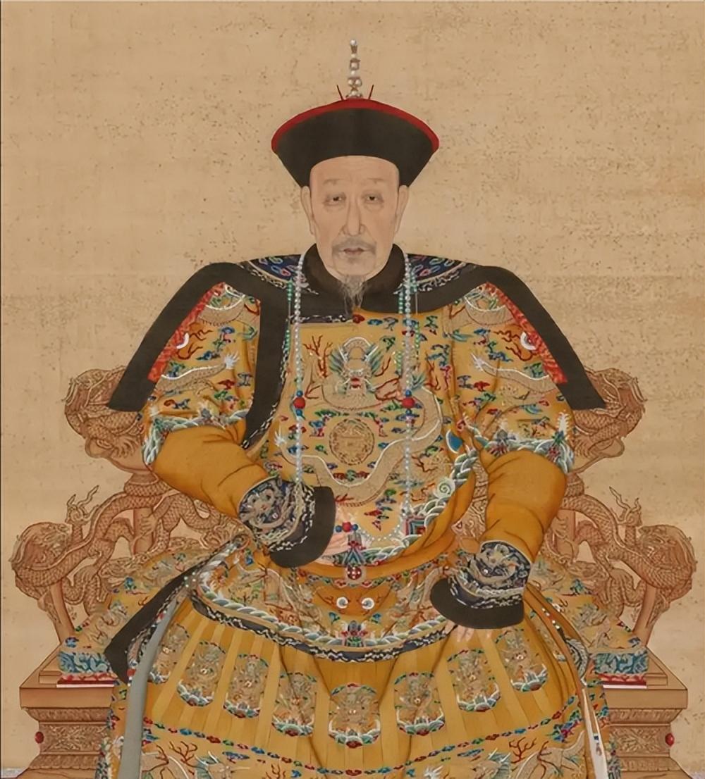 康熙一辈子有97个孙子，他最疼爱的那个叫弘晳——根本不是弘历。历史上真正按"好圣