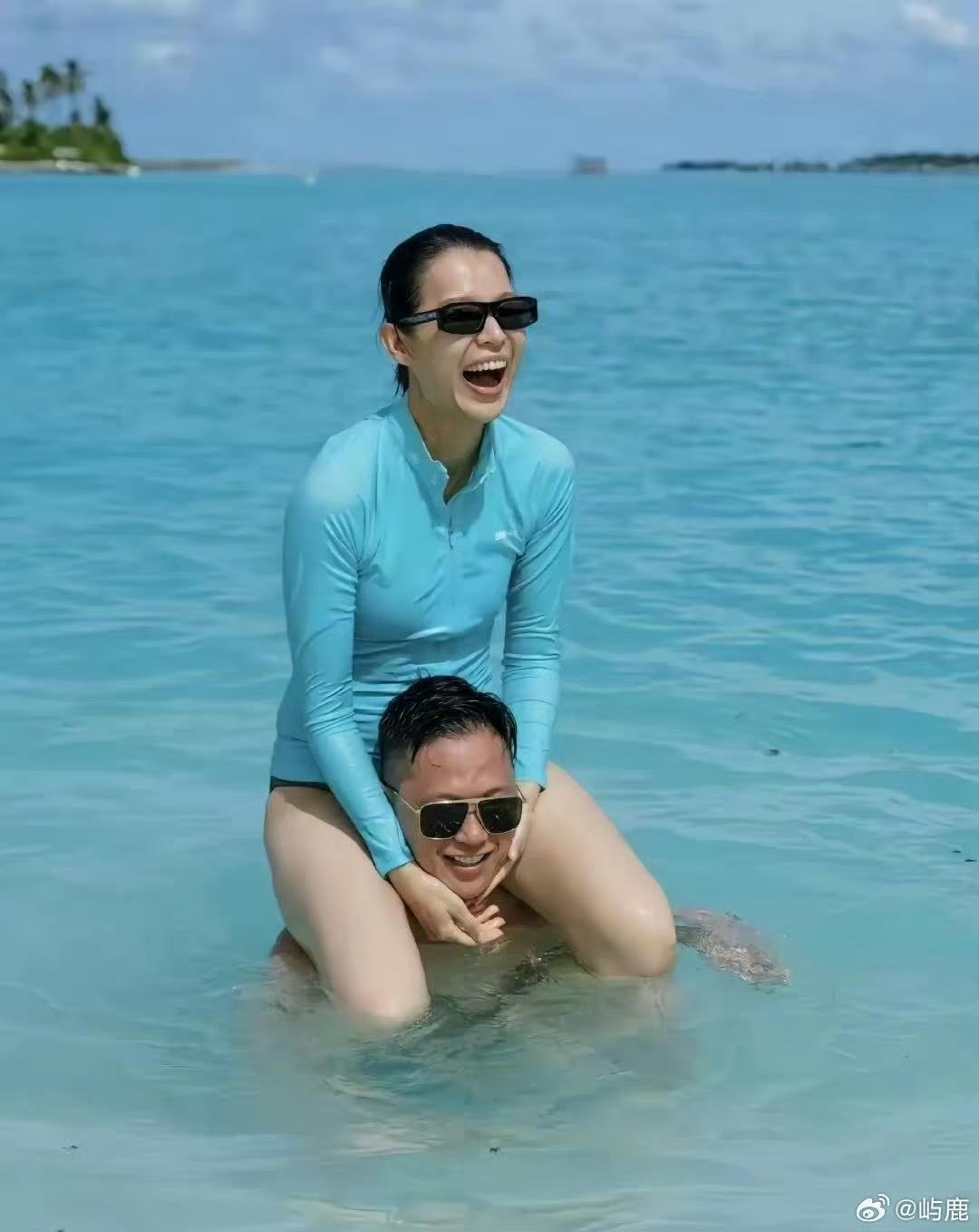 不要再说胡杏儿恋爱脑“护夫”了，她和她老公在一起的时候开心得就像个孩子！以前她