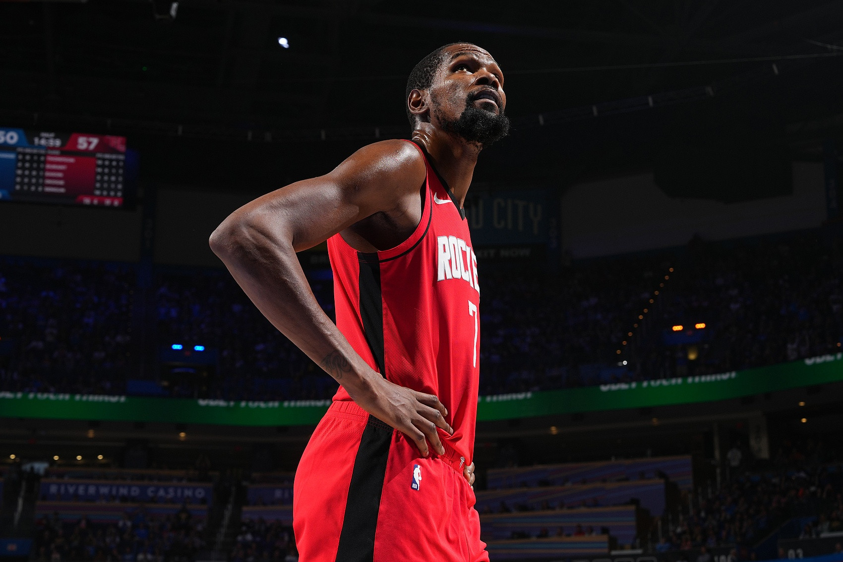 如今的火箭队迎来了2连胜!火箭队如今的表现和上赛季相比,完全变成了另一支球队,由