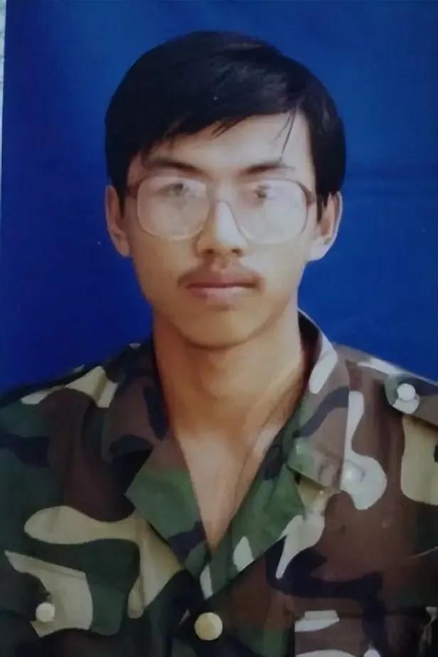 2000年，山东高考状元离奇失踪，副局父亲苦寻26年，如今怎样了?把时间拨回