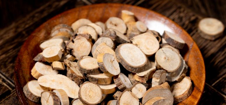 前列腺炎的调理，为何既要清湿热，更要补肾水？最近很多朋友问我，