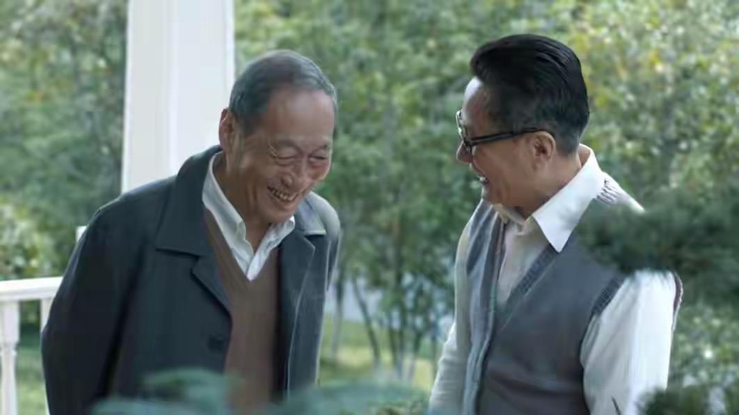 陈岩石为什么不喜欢祁同伟？很难推断陈岩石喜不喜欢祁同伟。祁同伟对陈岩石是