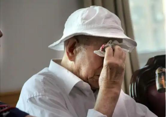 “太奇葩了！”四川一男子返乡创业17年，经营一家工厂，欠银行1400万元债务。后