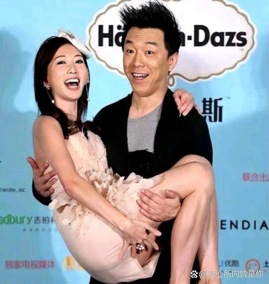 小S在节目上当众给黄渤挖了个坑：“林志玲跟你拍完吻戏，回家吐了一个月?”黄渤眼皮都没抬一下，顺着话茬