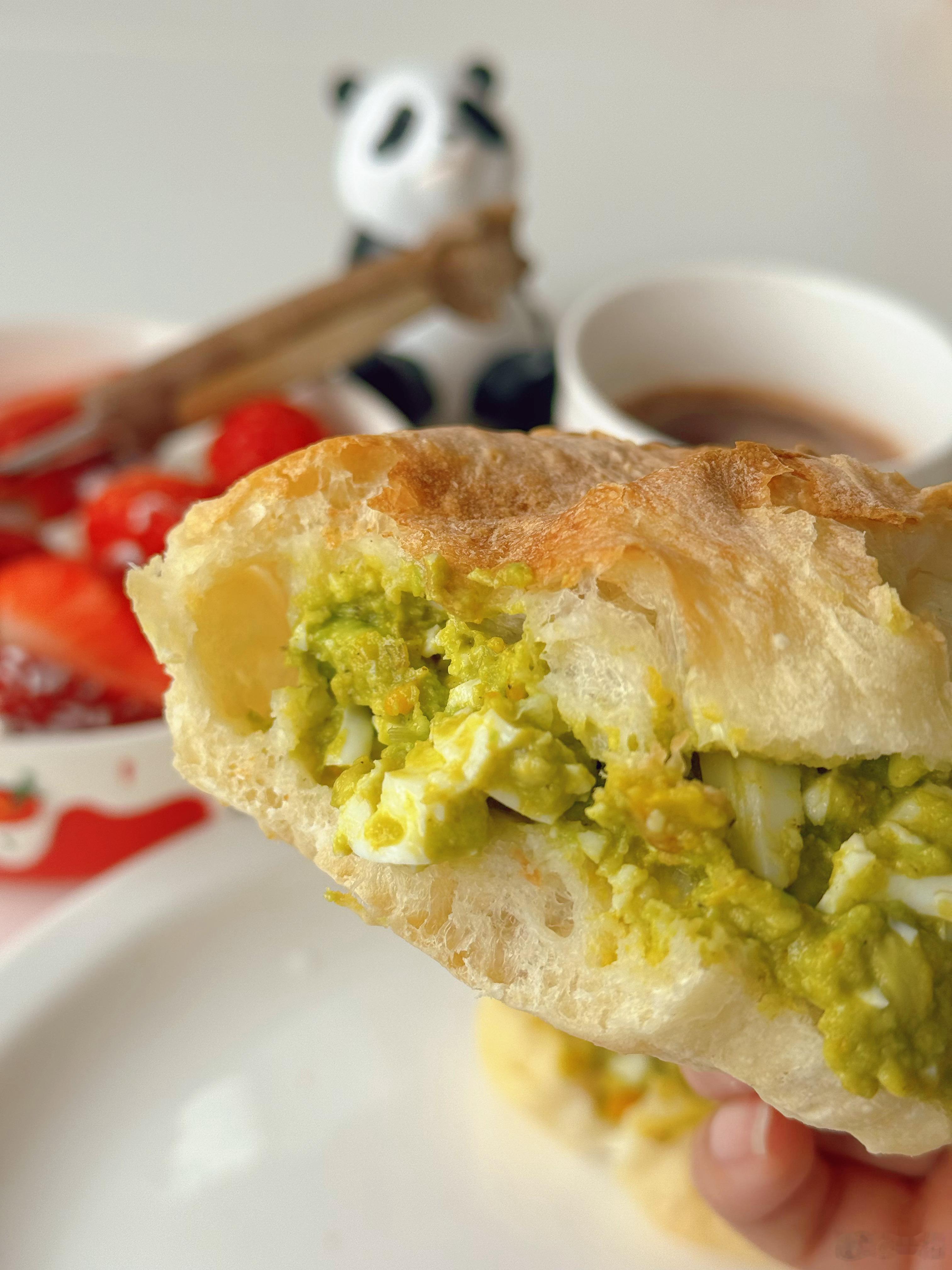 早上好啊朋友们，吃了吗您～今天动手做了美味的牛油果鸡蛋恰巴塔！