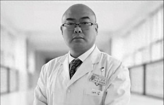 48岁医院副院长突发心梗离世，去世前一天还在做手术48岁医生在手术台边突