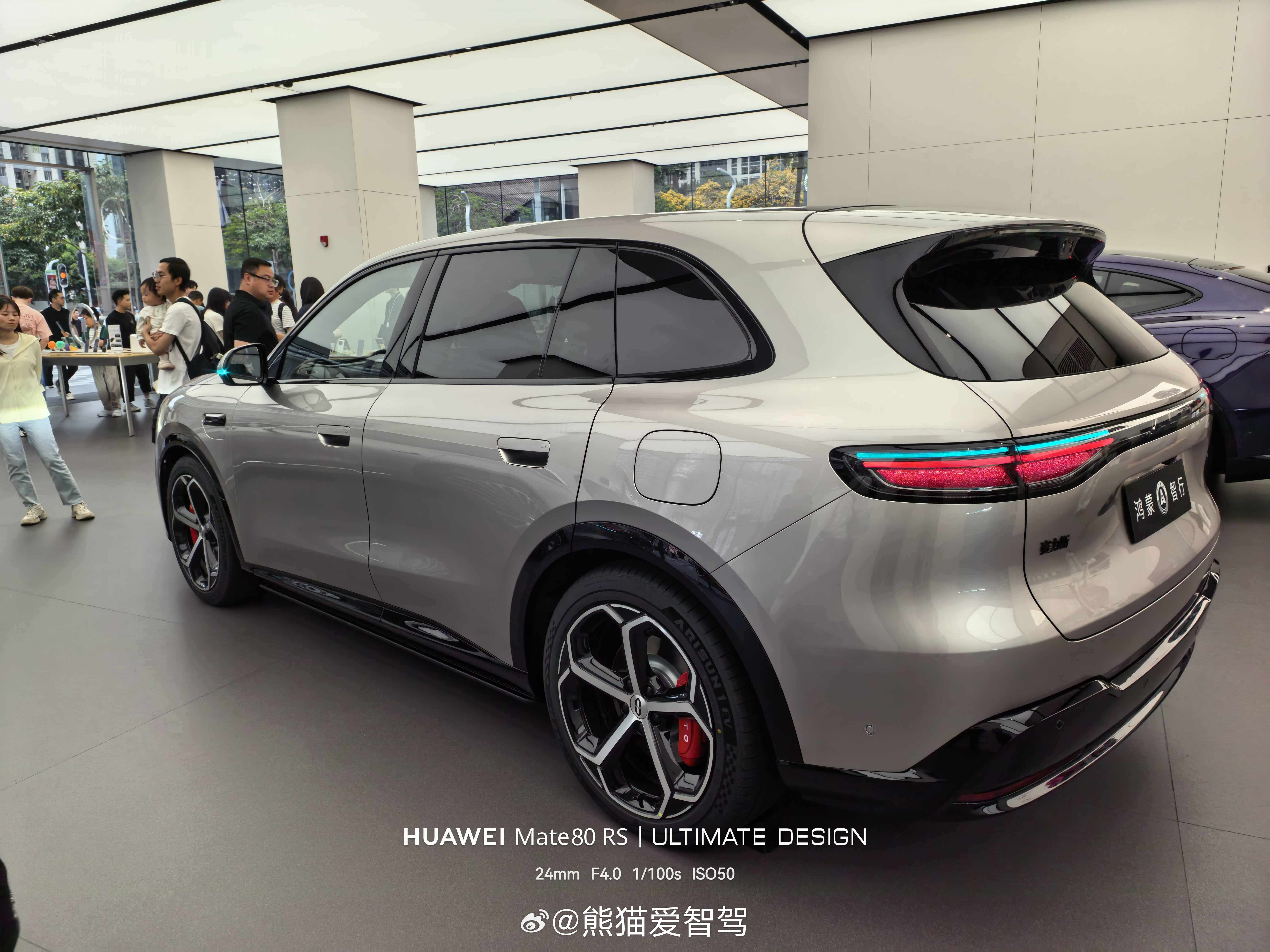 最近一段时间看到不少朋友都去门店或者用户中心体验了问界m6，我也趁休息日来到用