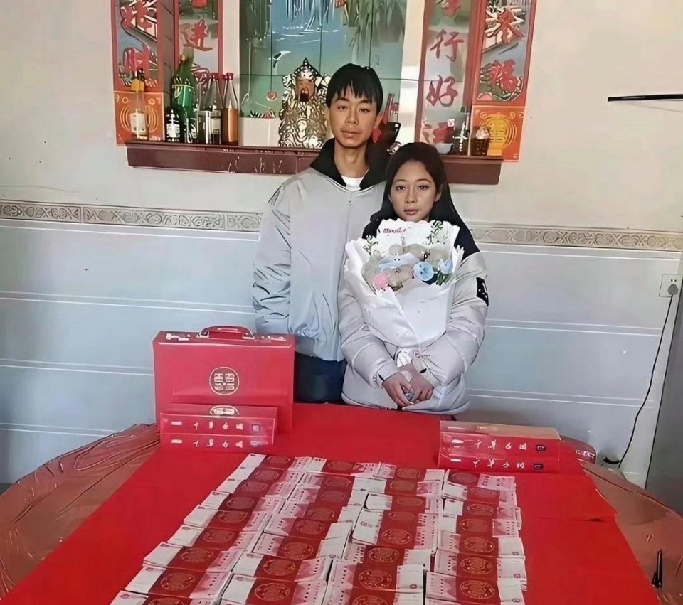 同样都是订婚，答案已经在桌上了。