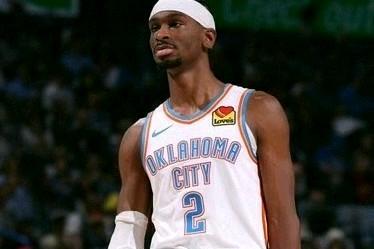 一觉醒来彻底震惊我了：马刺打爆卫冕冠军雷霆完成赛季三杀，不可否认的3点事实……